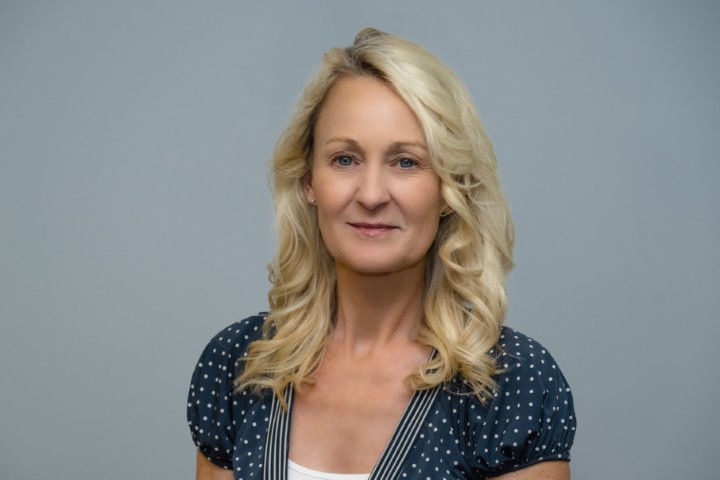 Daniela C